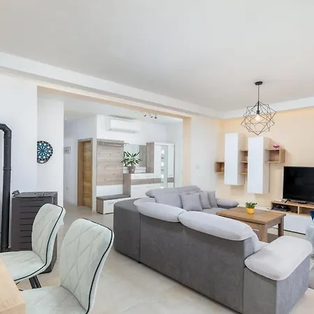 וילה Elfi פולה